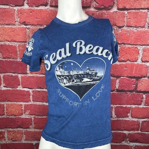 Affliction Tops - Affliction Women’s Short Sleeve Graphic T-Shirt -Size: Medium -NWT